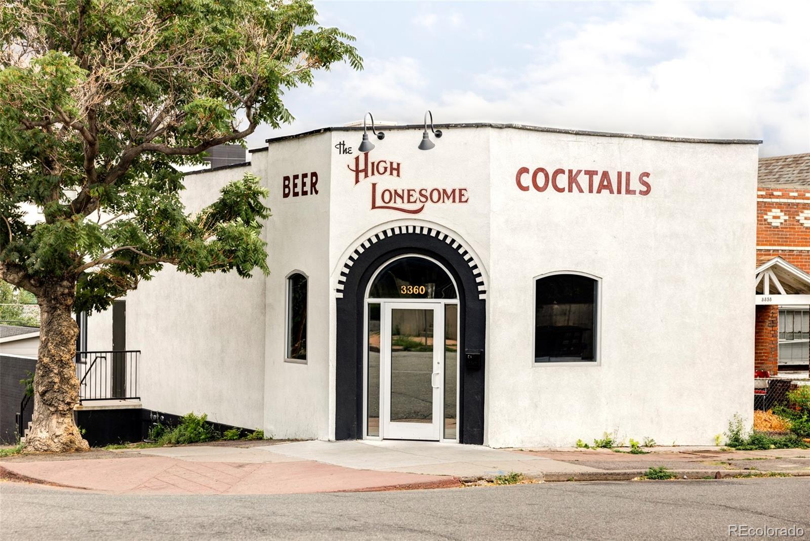 3361 Mariposa Street