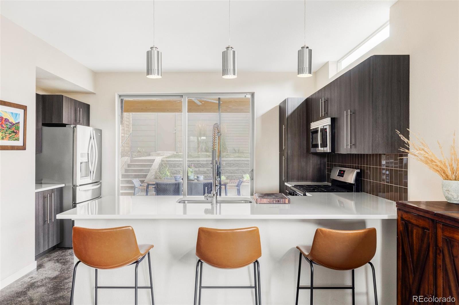 3361 Mariposa Street