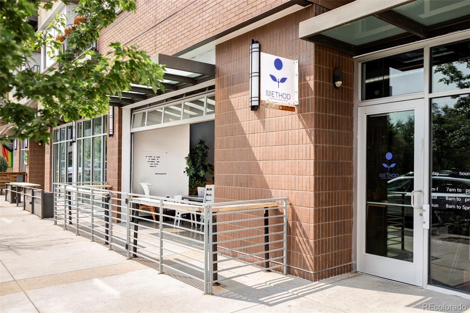 3361 Mariposa Street