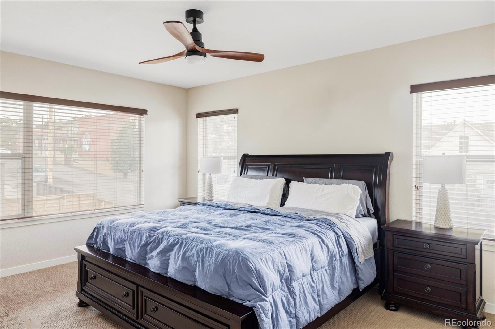 3361 Mariposa Street