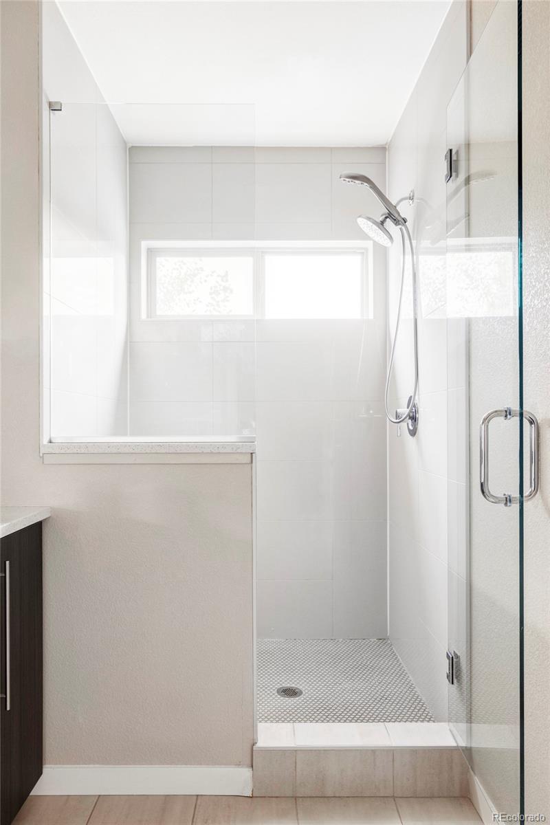 3361 Mariposa Street