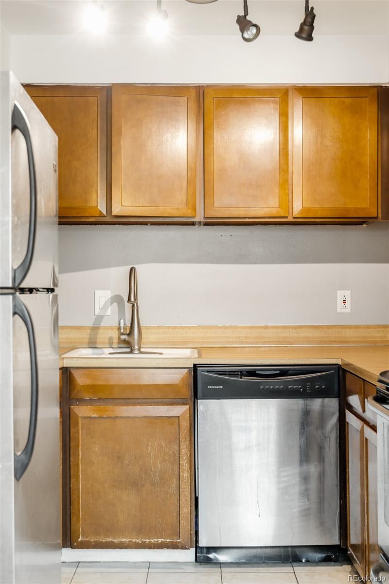1260 York Street Unit: 206
