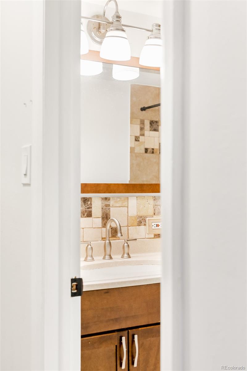1260 York Street Unit: 206