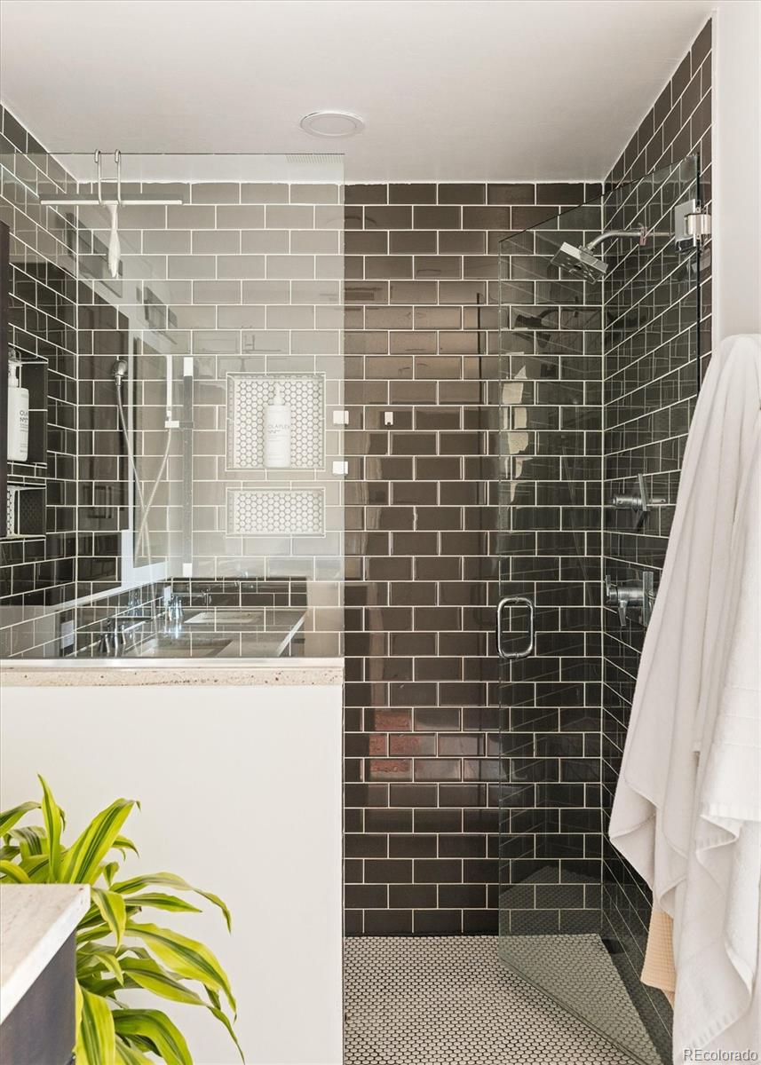 2250 N Monaco Parkway