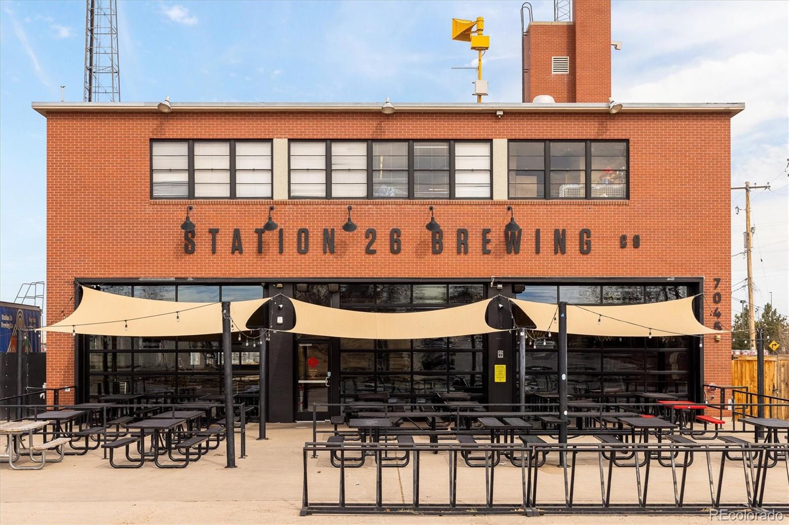 2250 N Monaco Parkway