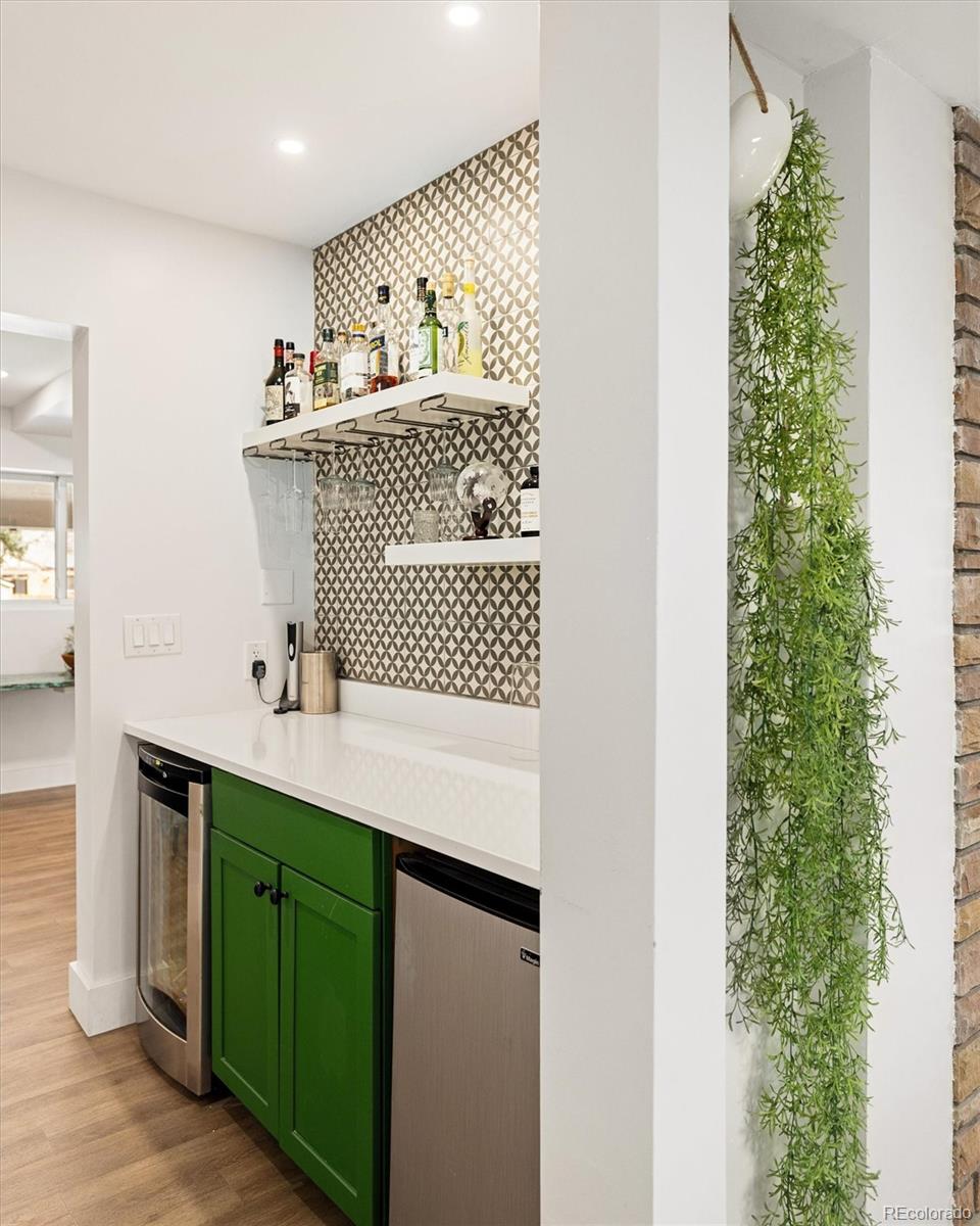 2250 N Monaco Parkway