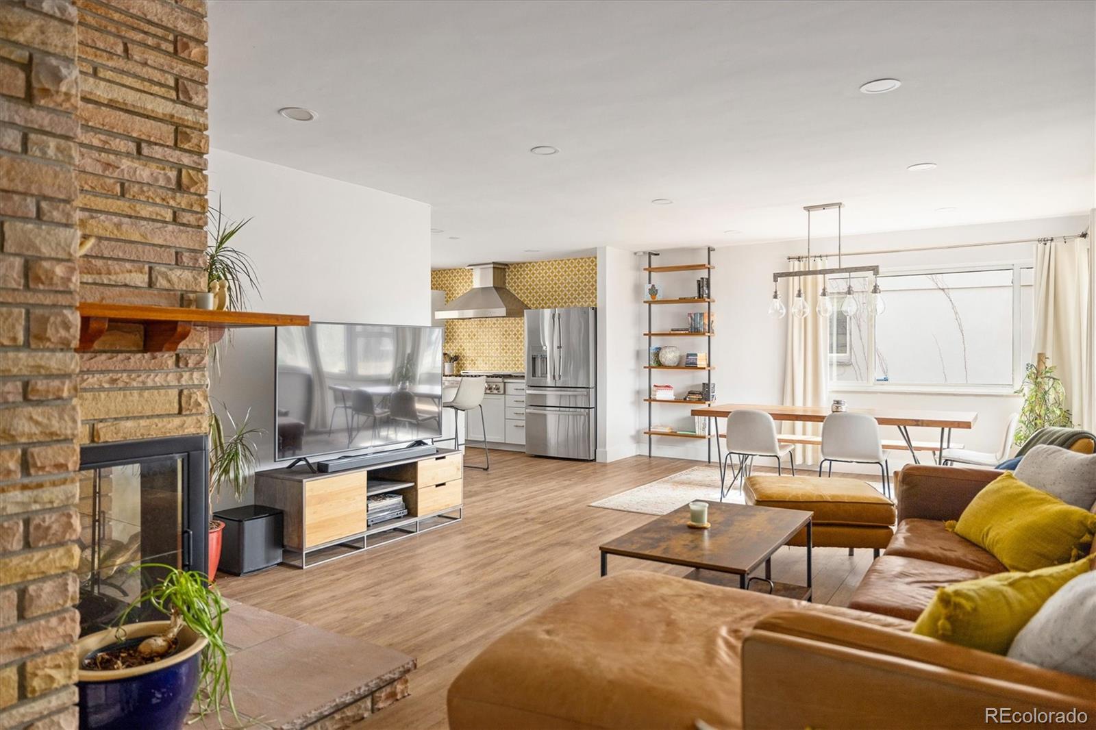 2250 N Monaco Parkway