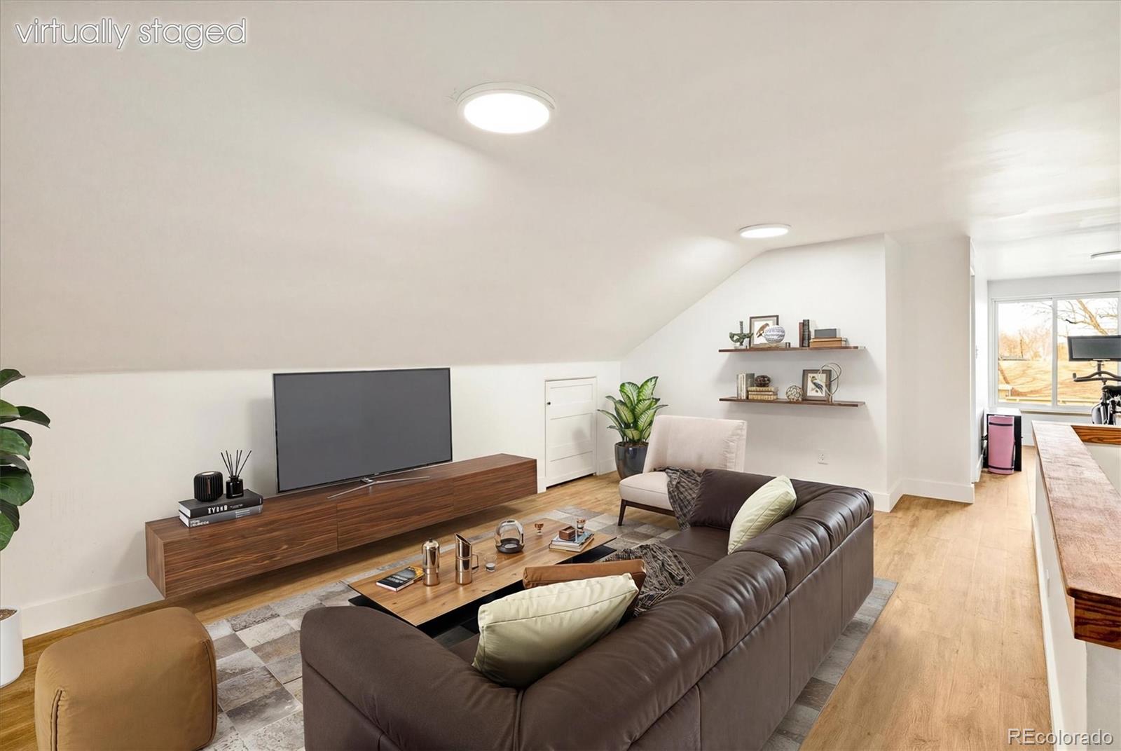 2250 N Monaco Parkway