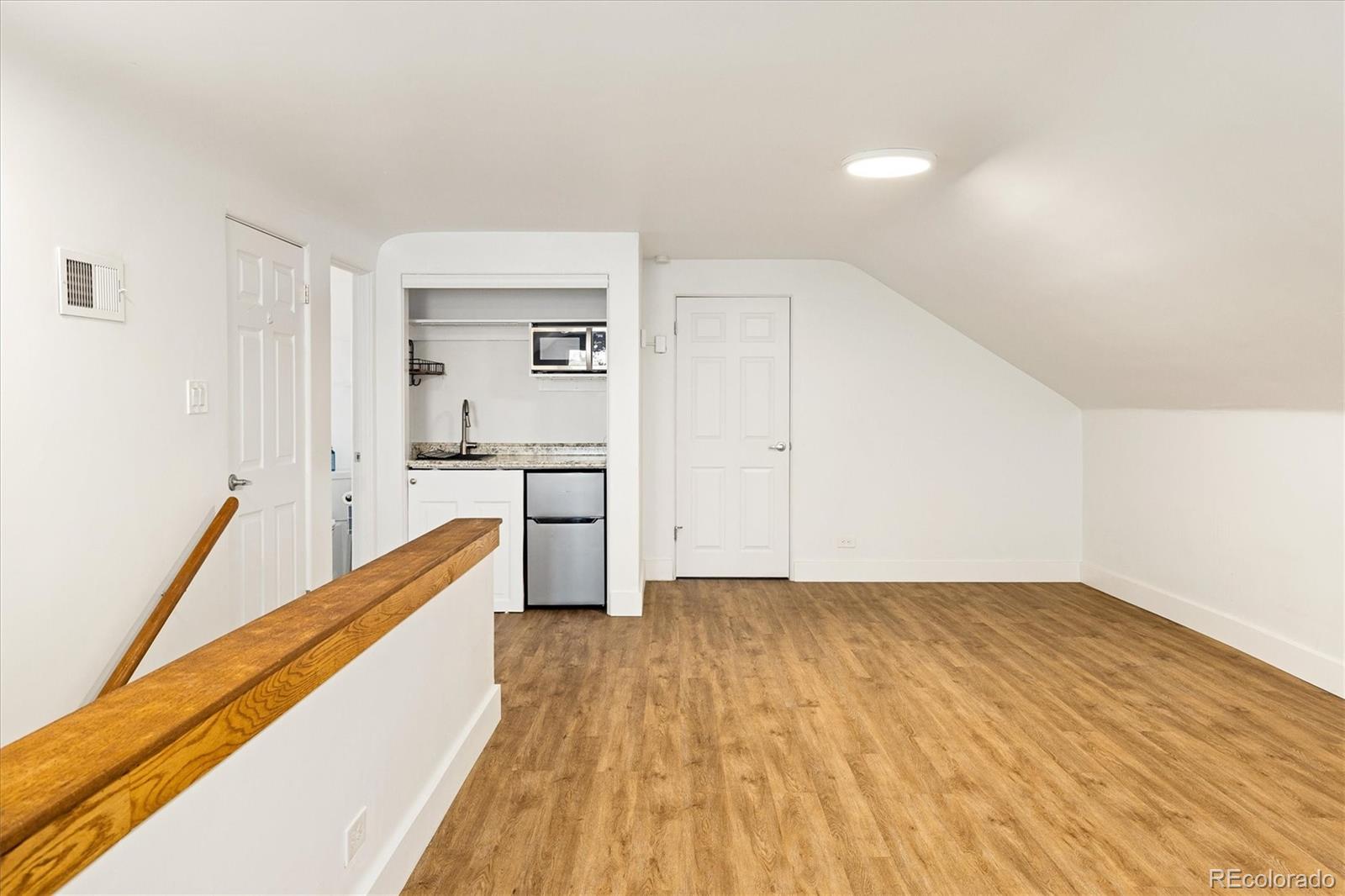 2250 N Monaco Parkway