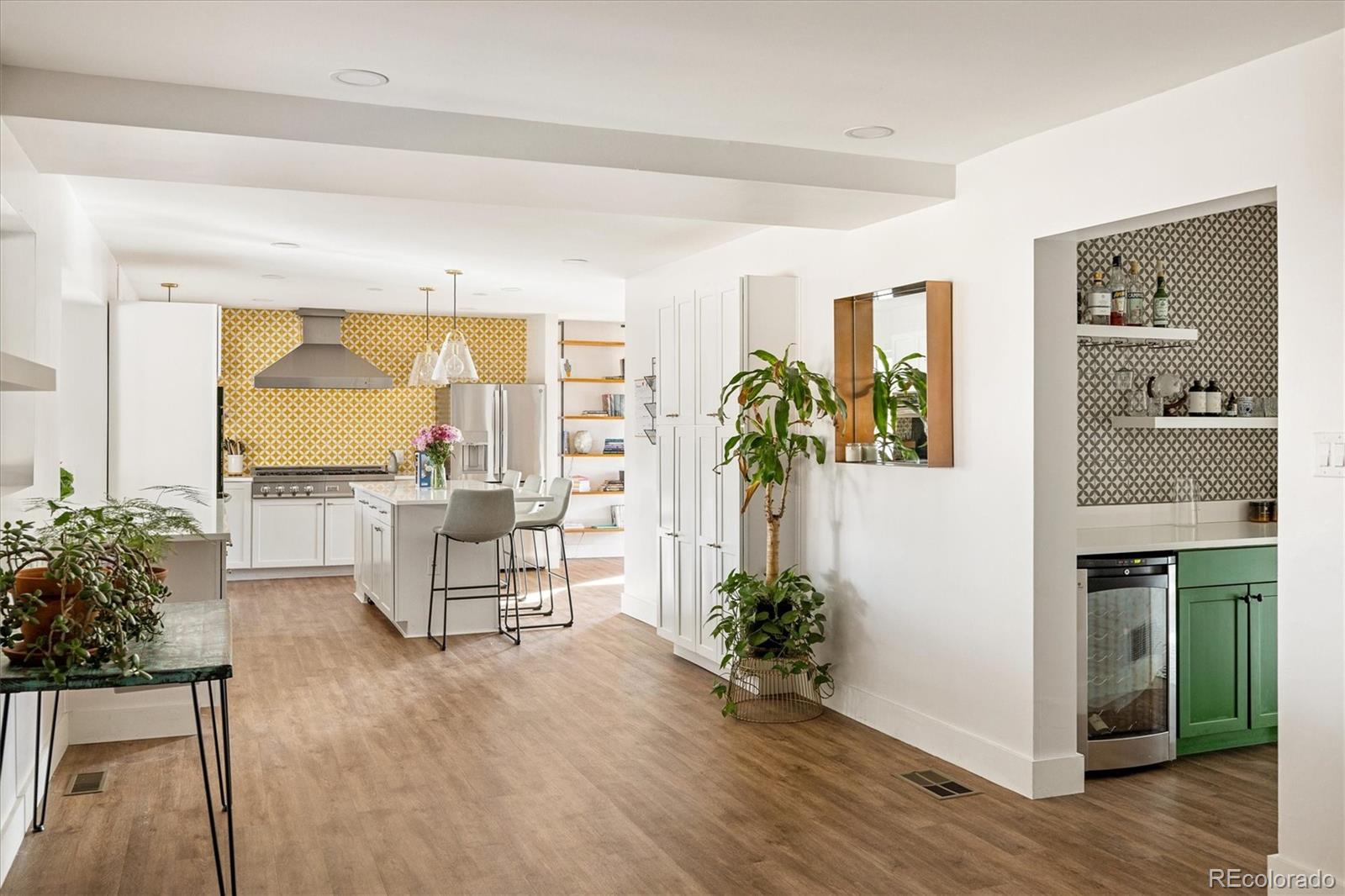 2250 N Monaco Parkway