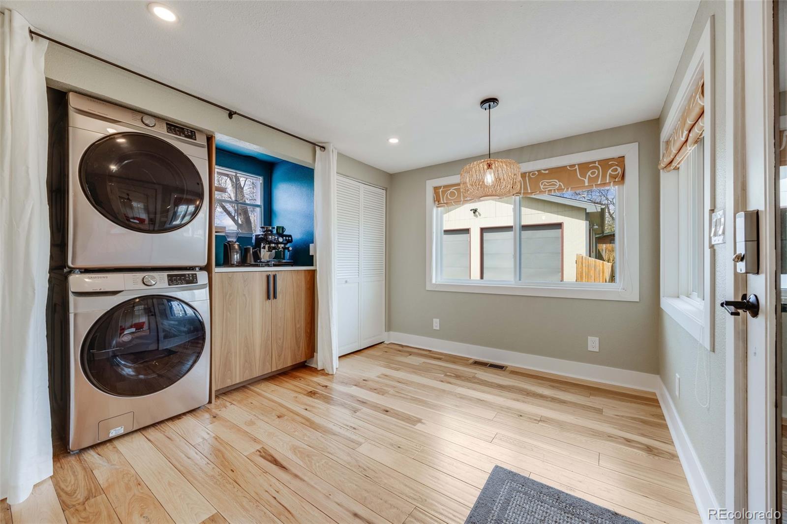 1055 Quartz Street