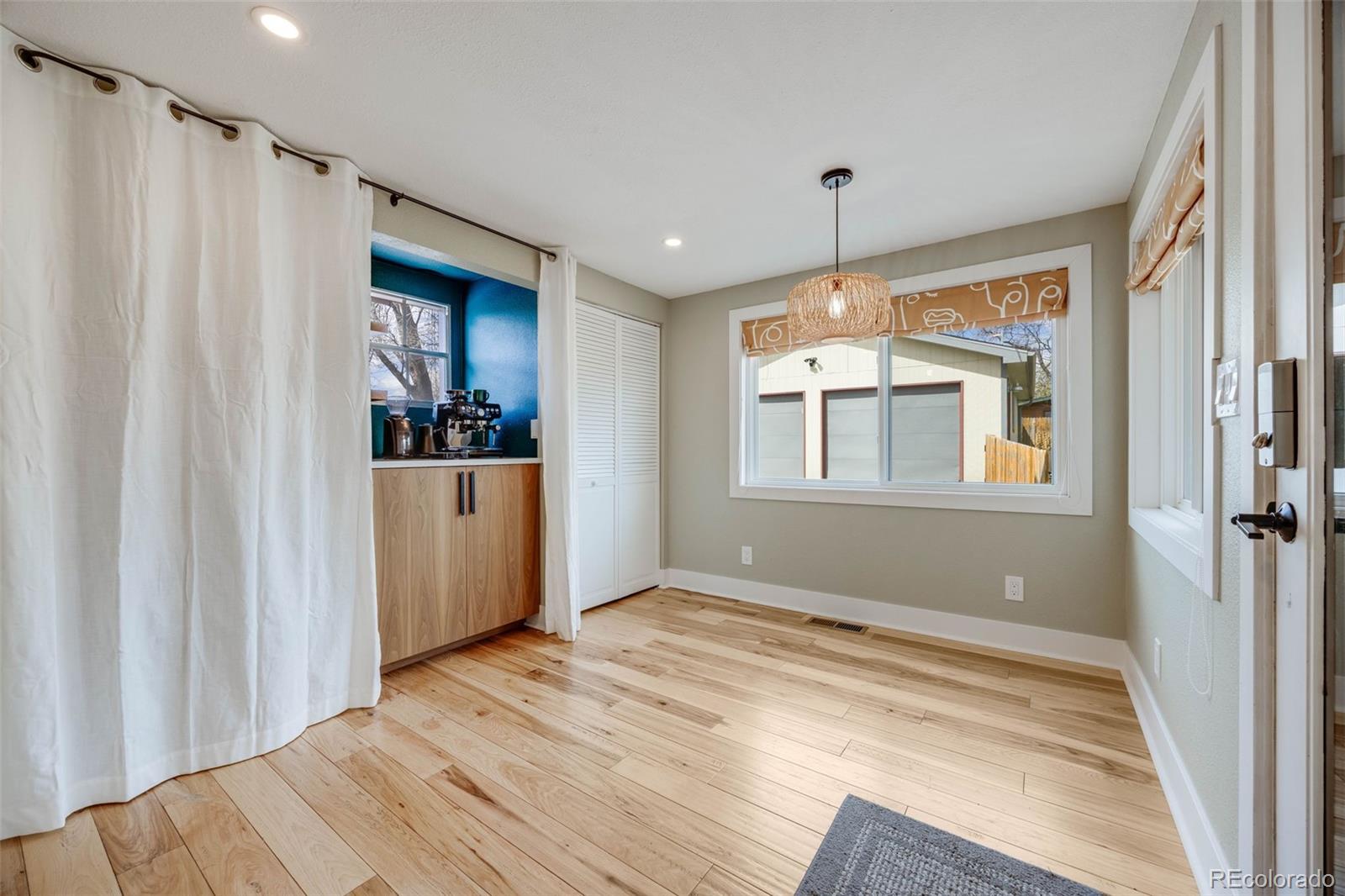 1055 Quartz Street