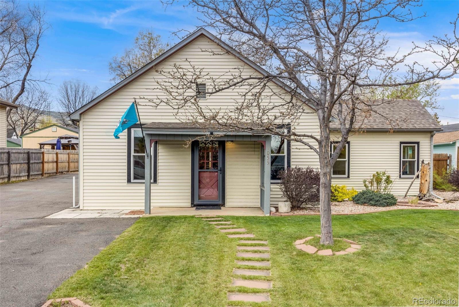 1055 Quartz Street