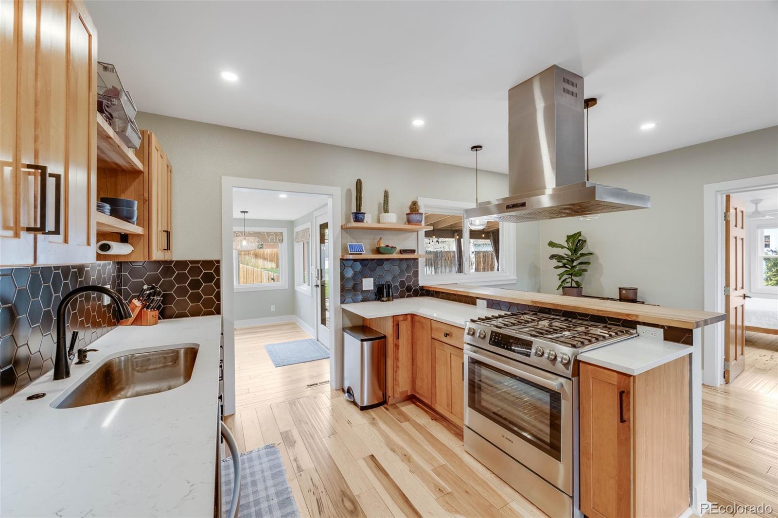 1055 Quartz Street