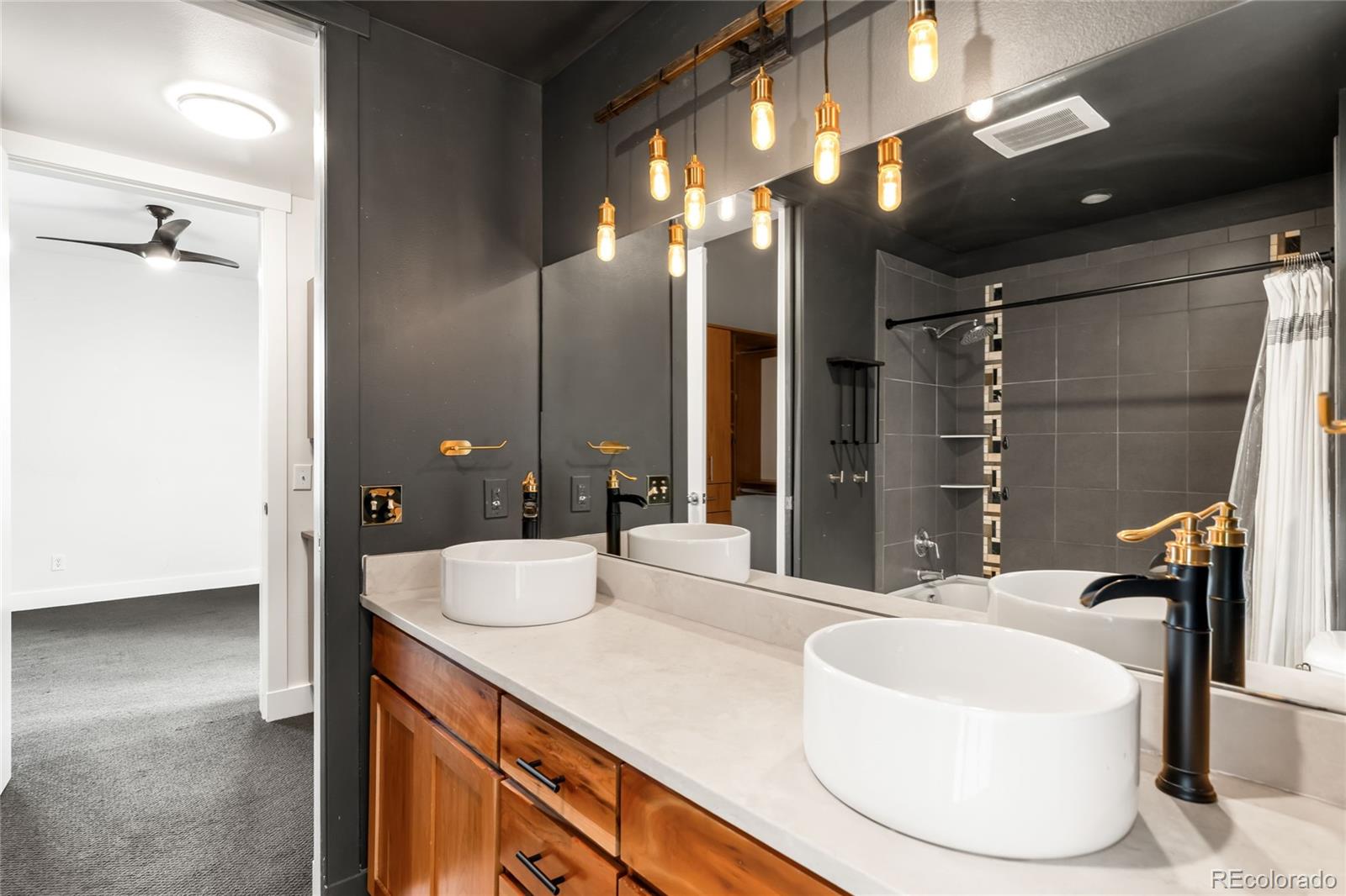 1738 N Franklin Street Unit: 4D