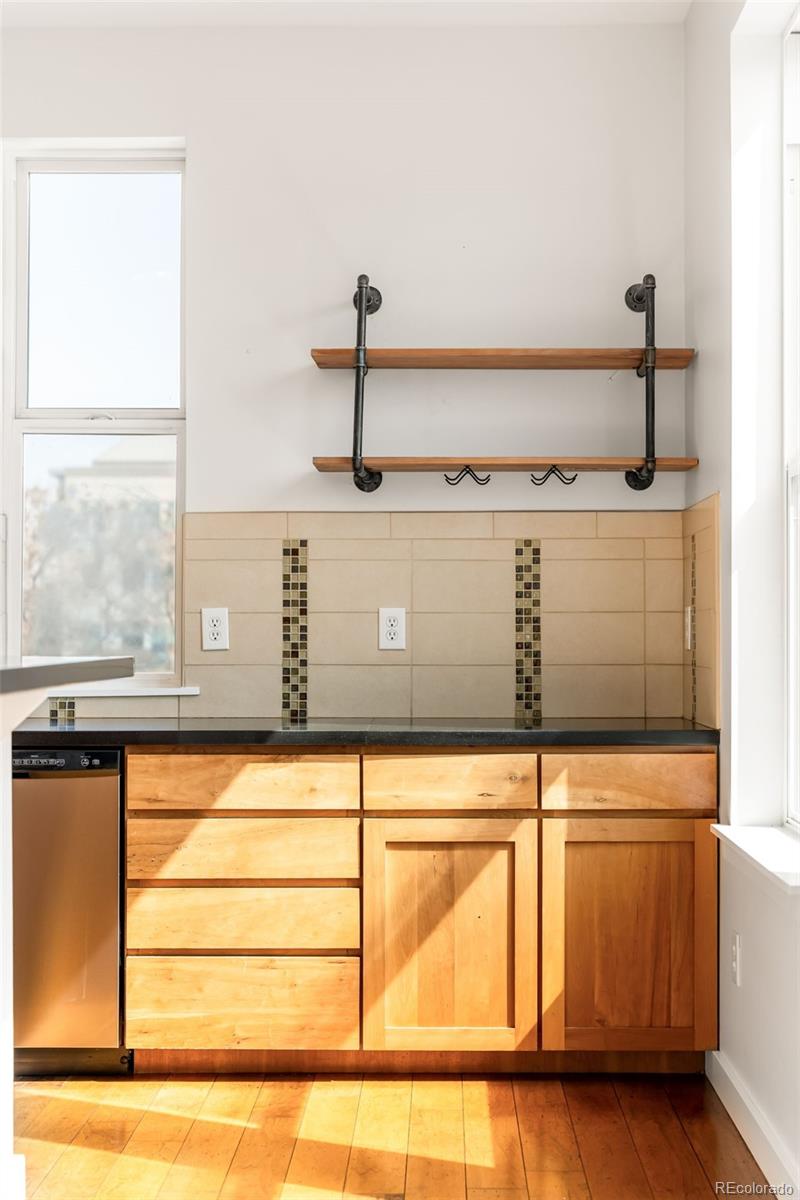 1738 N Franklin Street Unit: 4D