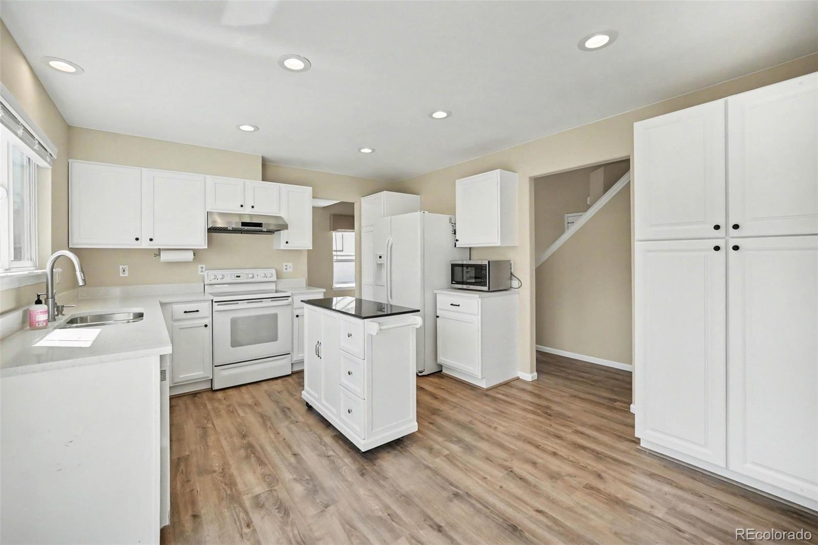 4372 Chatswood Place