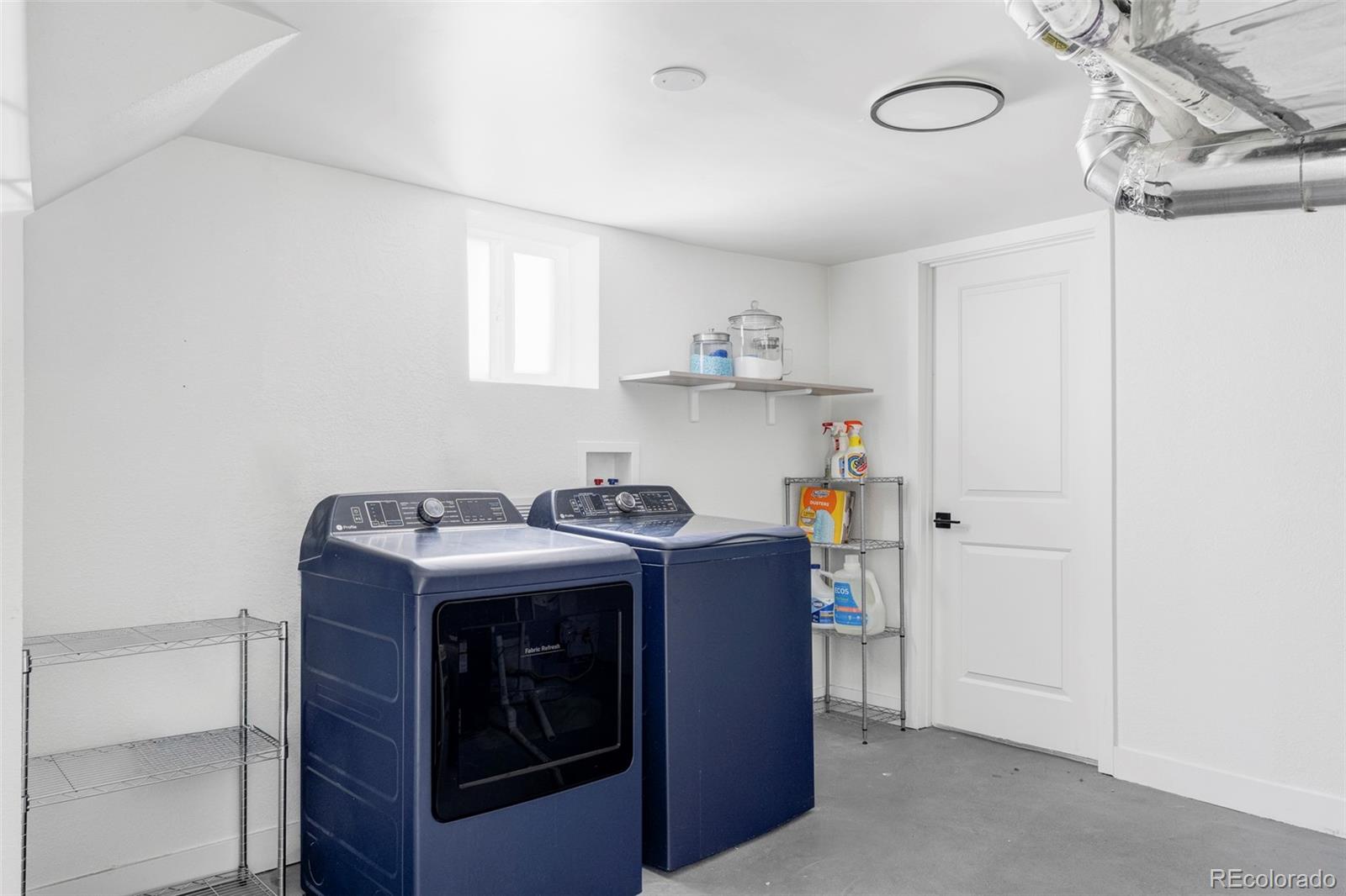 2289 N Glencoe Street