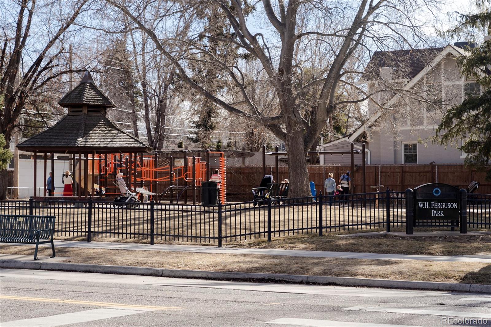 2289 N Glencoe Street