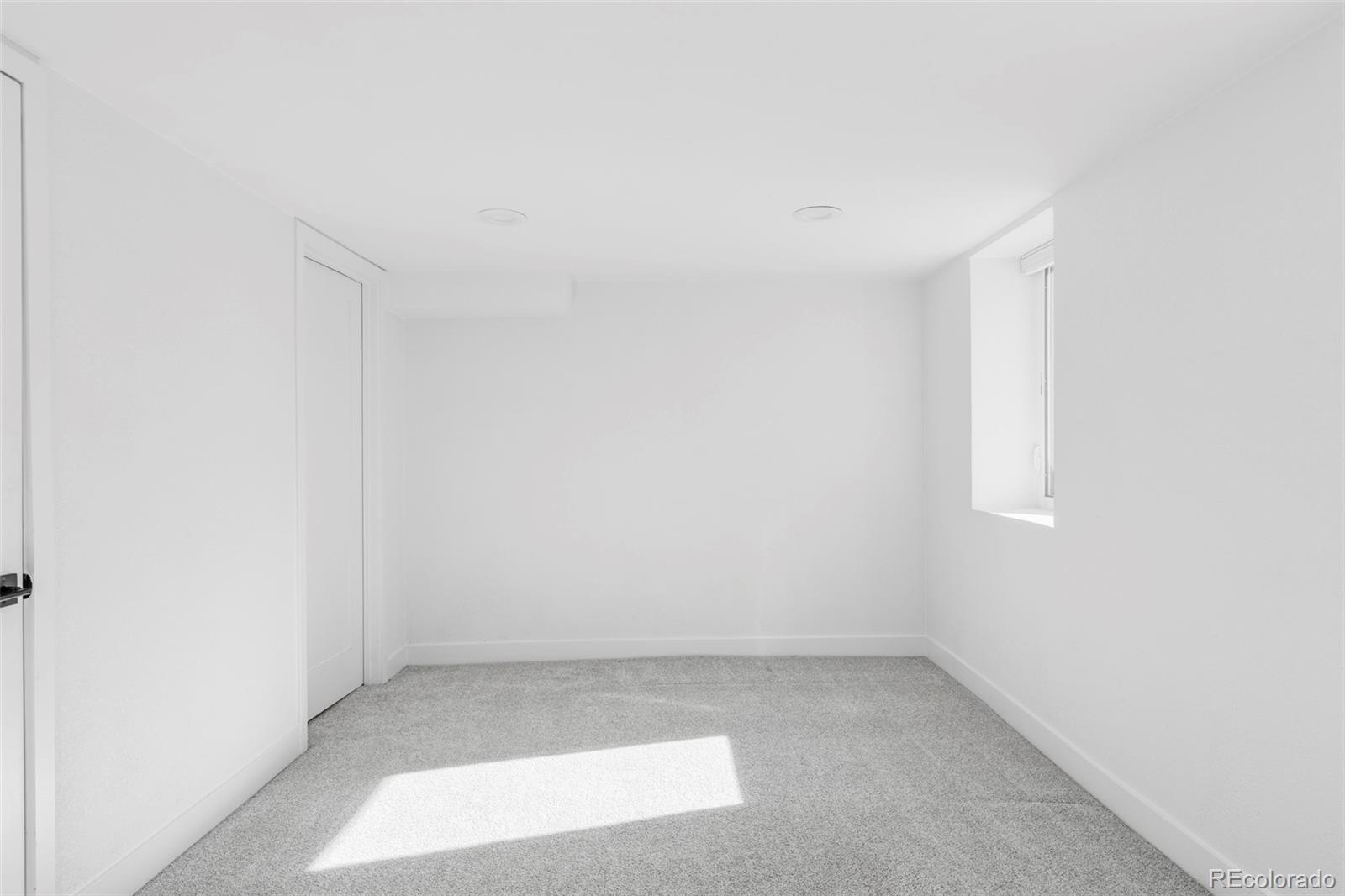 2289 N Glencoe Street