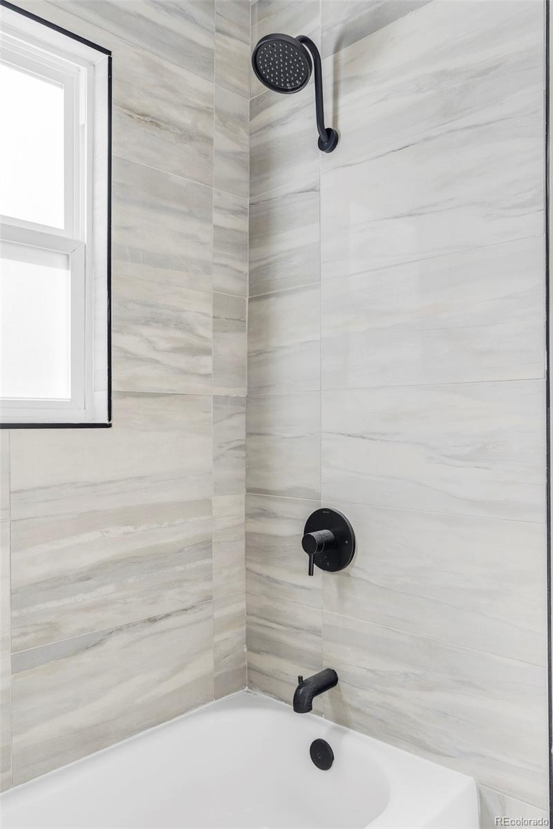 2289 N Glencoe Street