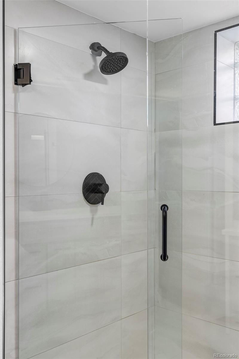 2289 N Glencoe Street