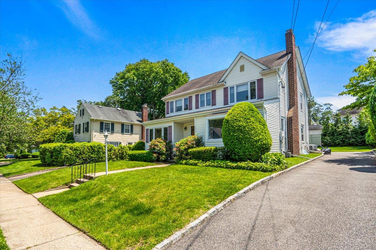 84 Hillcrest Avenue