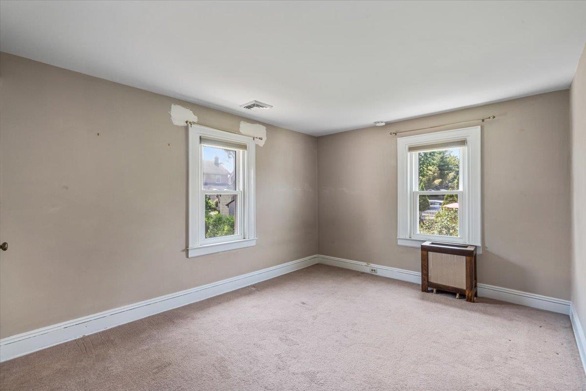 84 Hillcrest Avenue