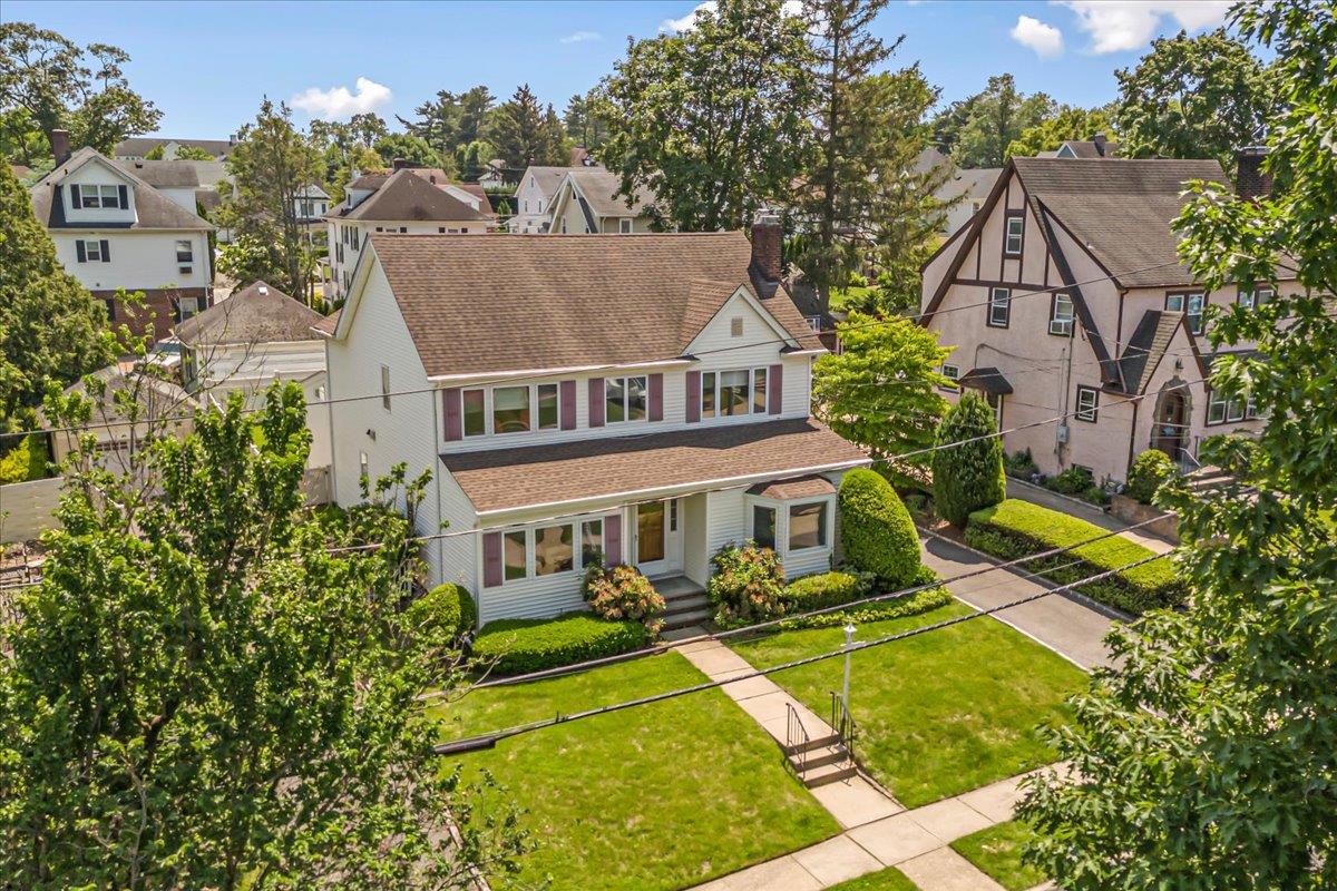84 Hillcrest Avenue