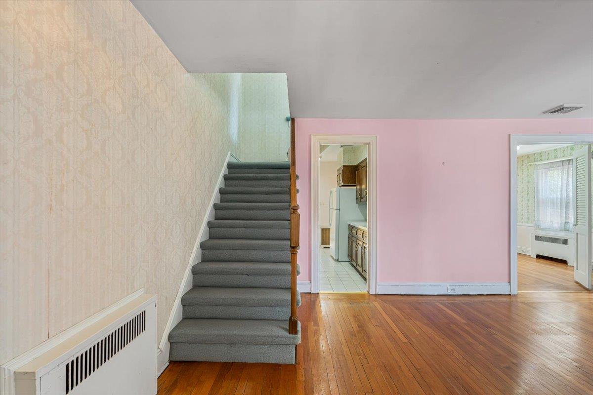 84 Hillcrest Avenue