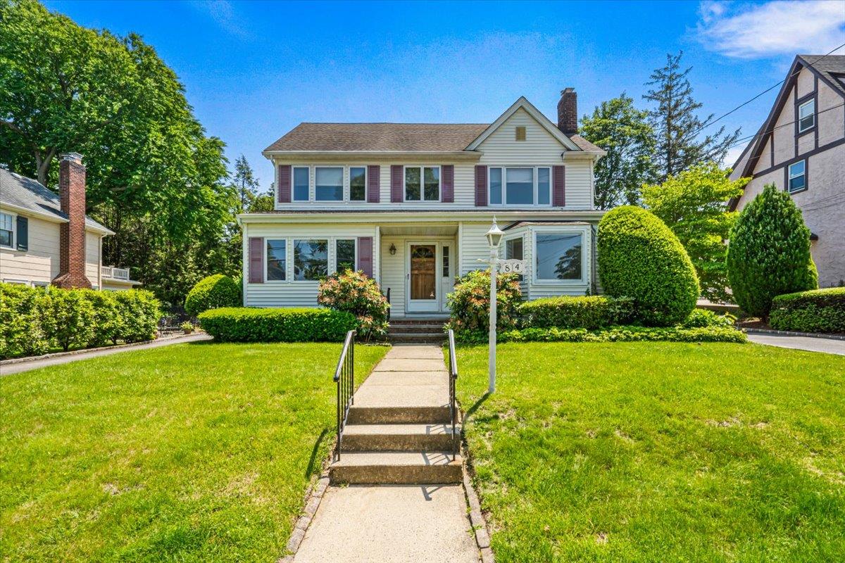 84 Hillcrest Avenue