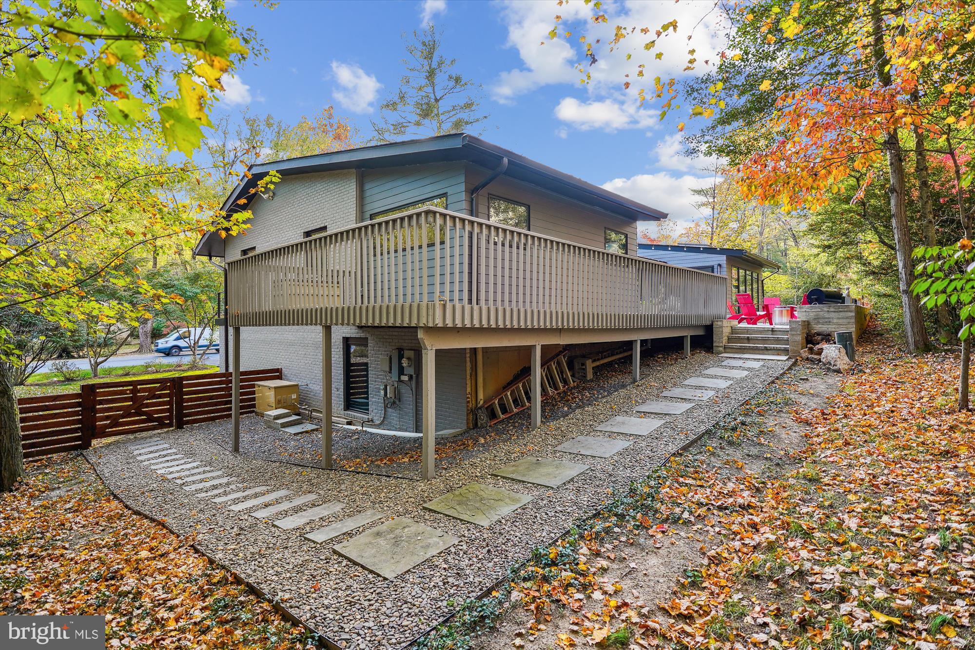 8121 LILLY STONE DR