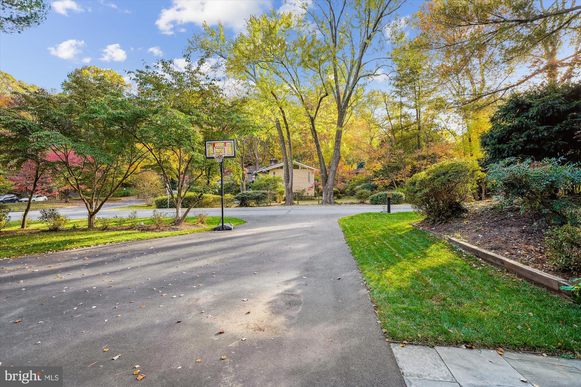 8121 LILLY STONE DR