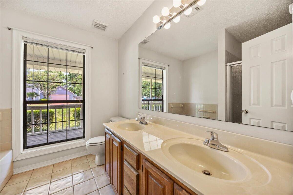 9413 Octavia Lane