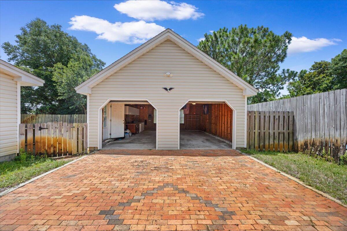 9413 Octavia Lane
