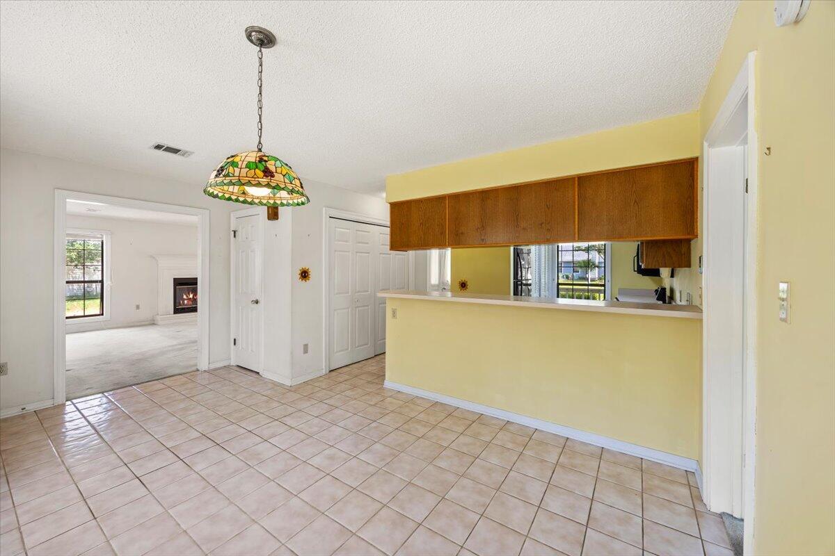 9413 Octavia Lane
