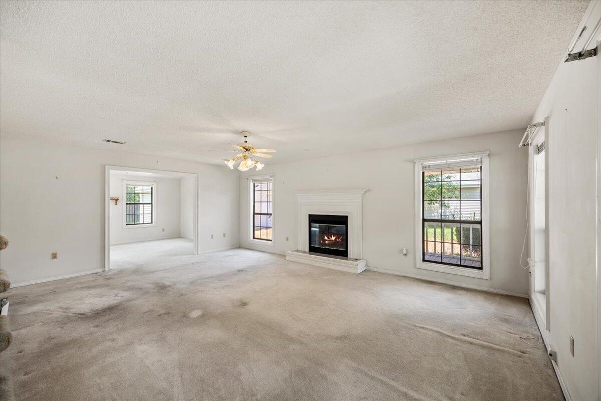 9413 Octavia Lane