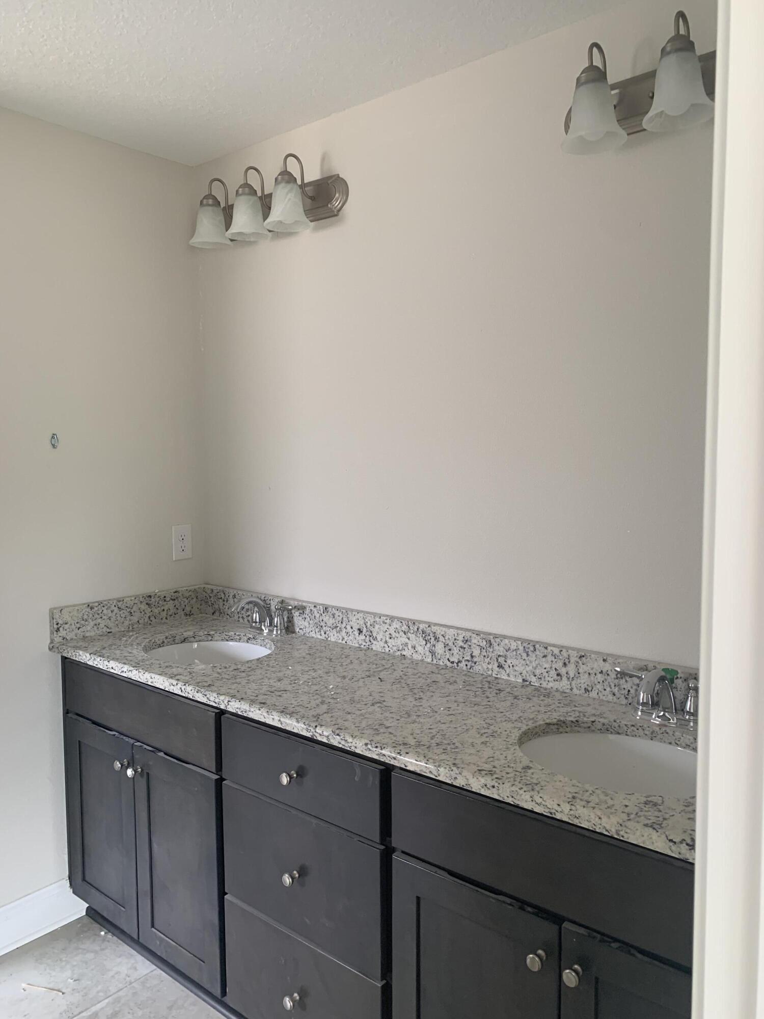8011 Twin Cedar Drive, 14 D
