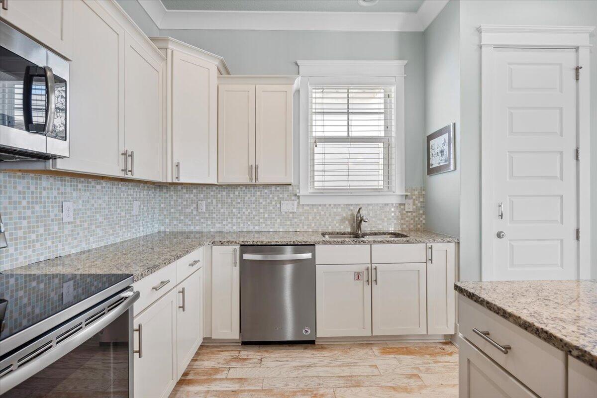 1487 Seaside Circle, Navarre