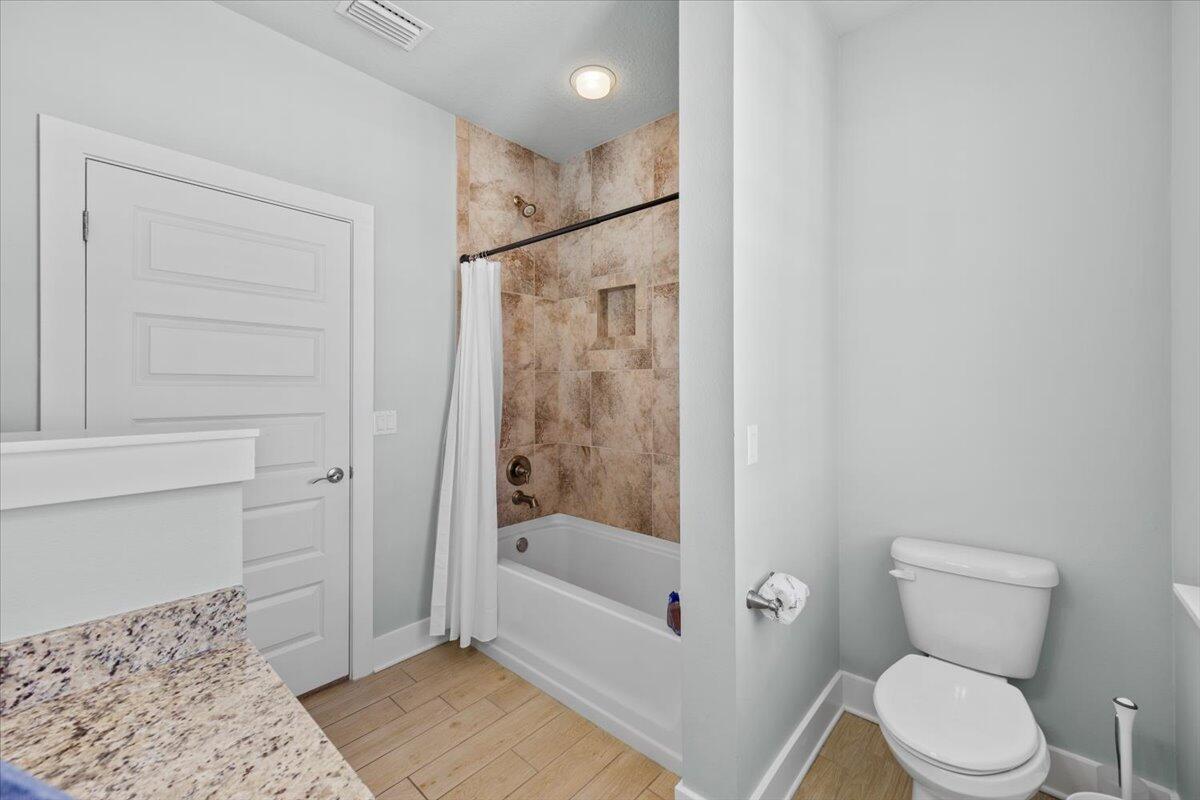 1487 Seaside Circle, Navarre