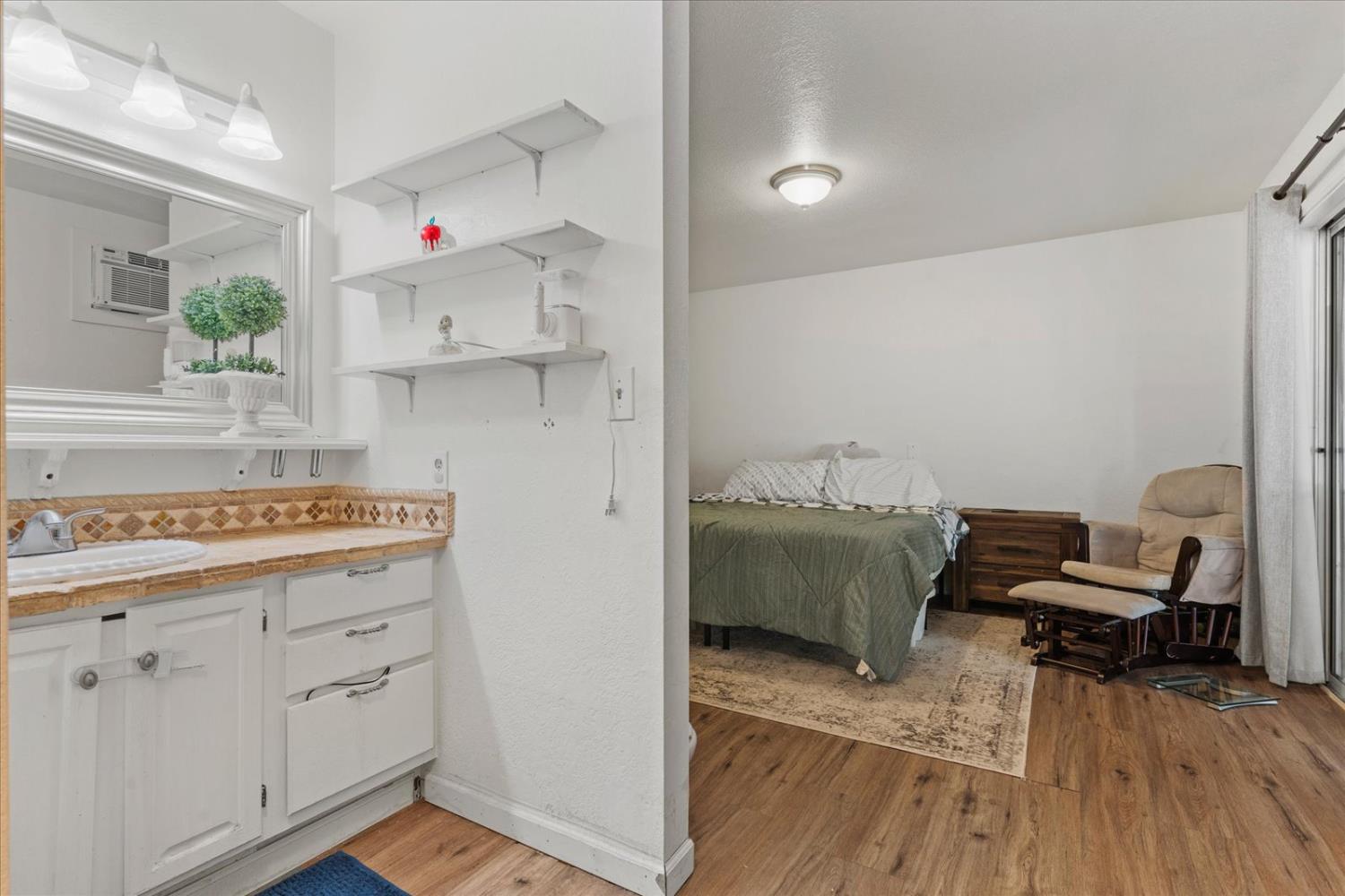 3205 Castlewood Circle