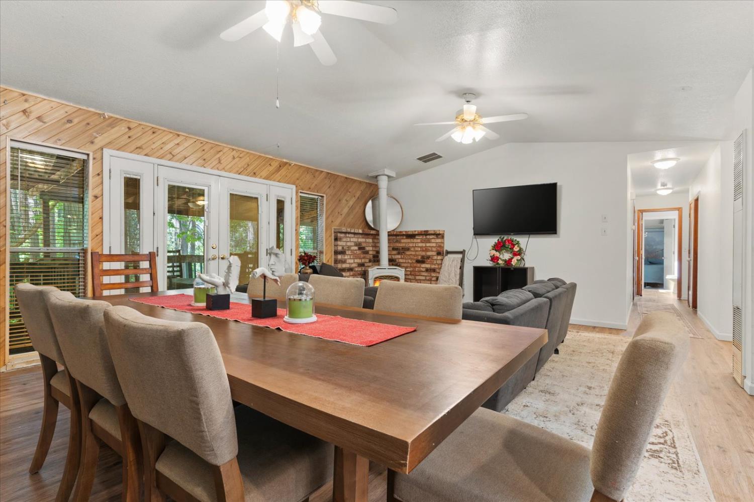 3205 Castlewood Circle