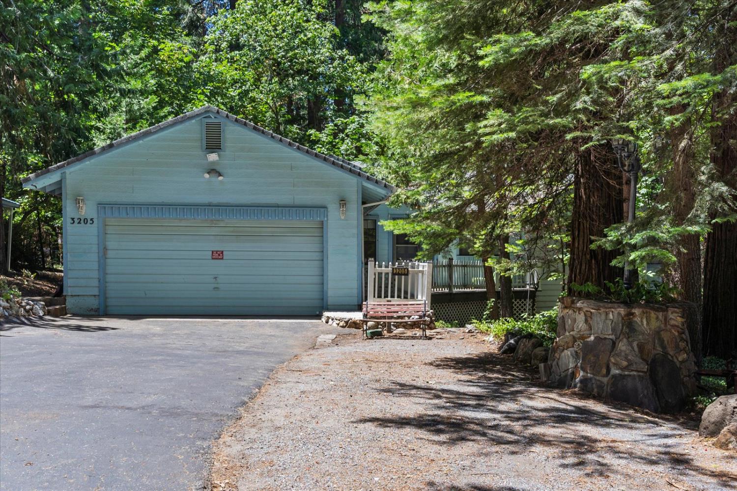 3205 Castlewood Circle
