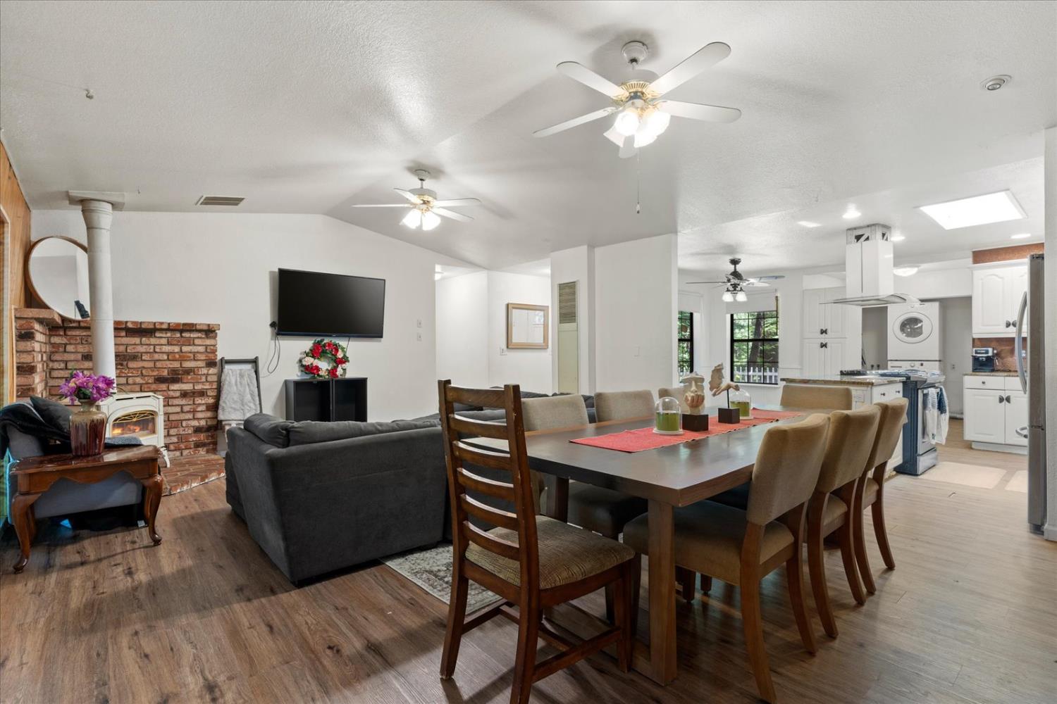 3205 Castlewood Circle