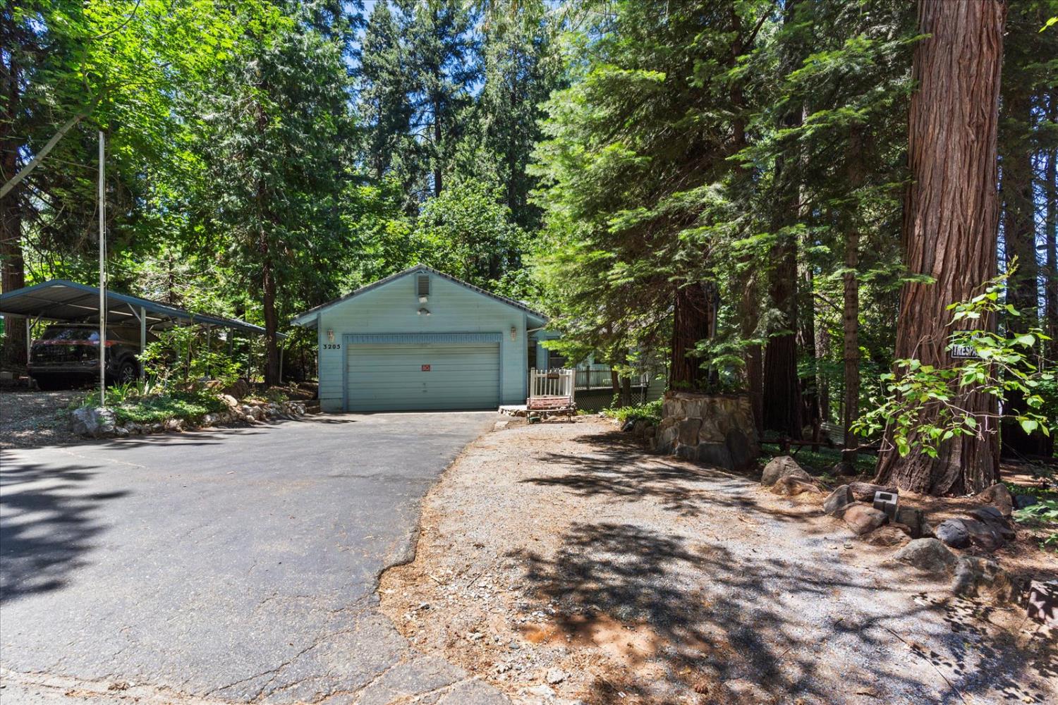 3205 Castlewood Circle