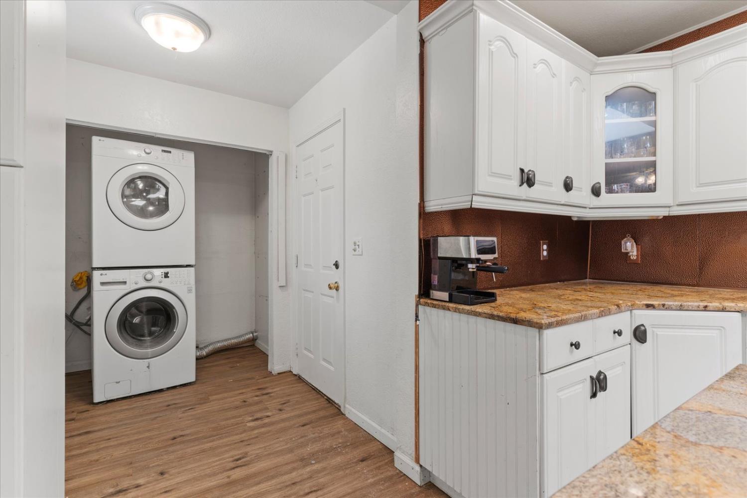 3205 Castlewood Circle