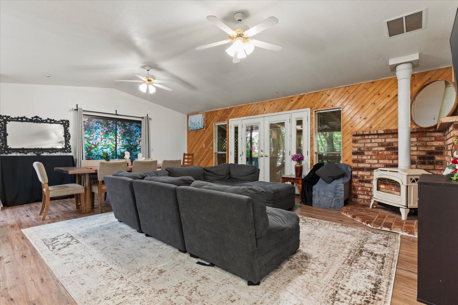 3205 Castlewood Circle