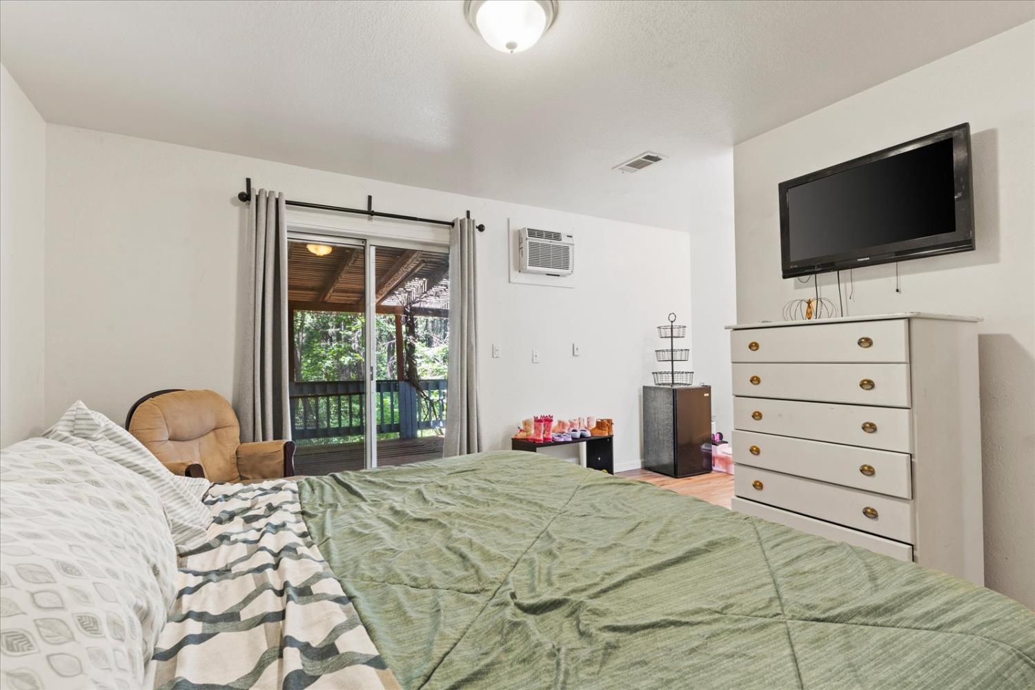 3205 Castlewood Circle