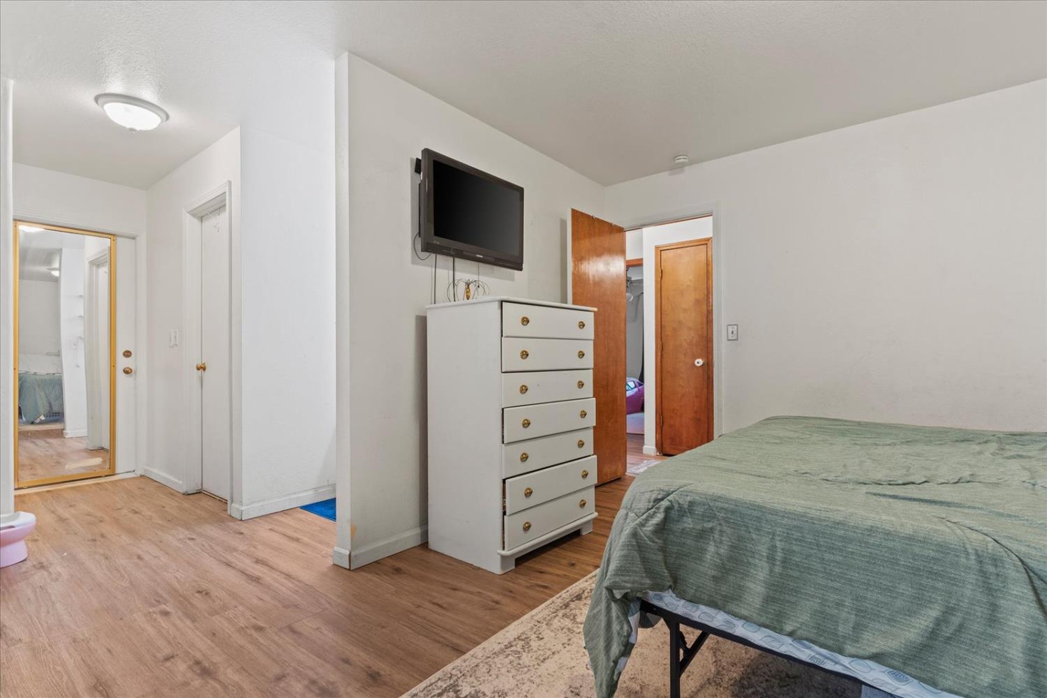 3205 Castlewood Circle