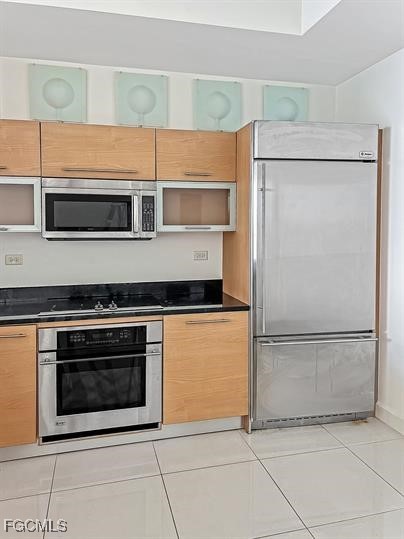 3000 Oasis Grand BLVD